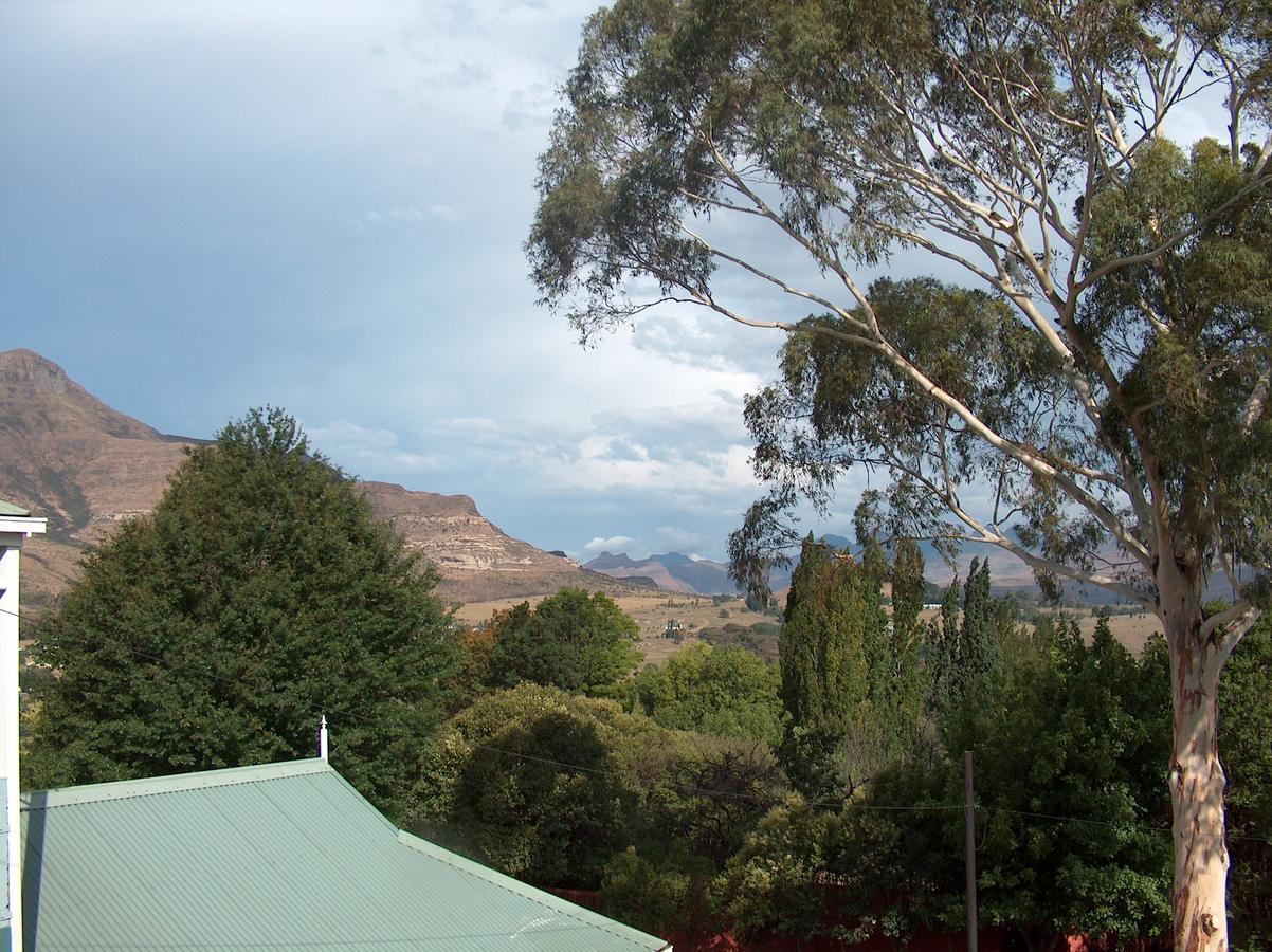 The Courtyard Guest House Clarens Eksteriør billede