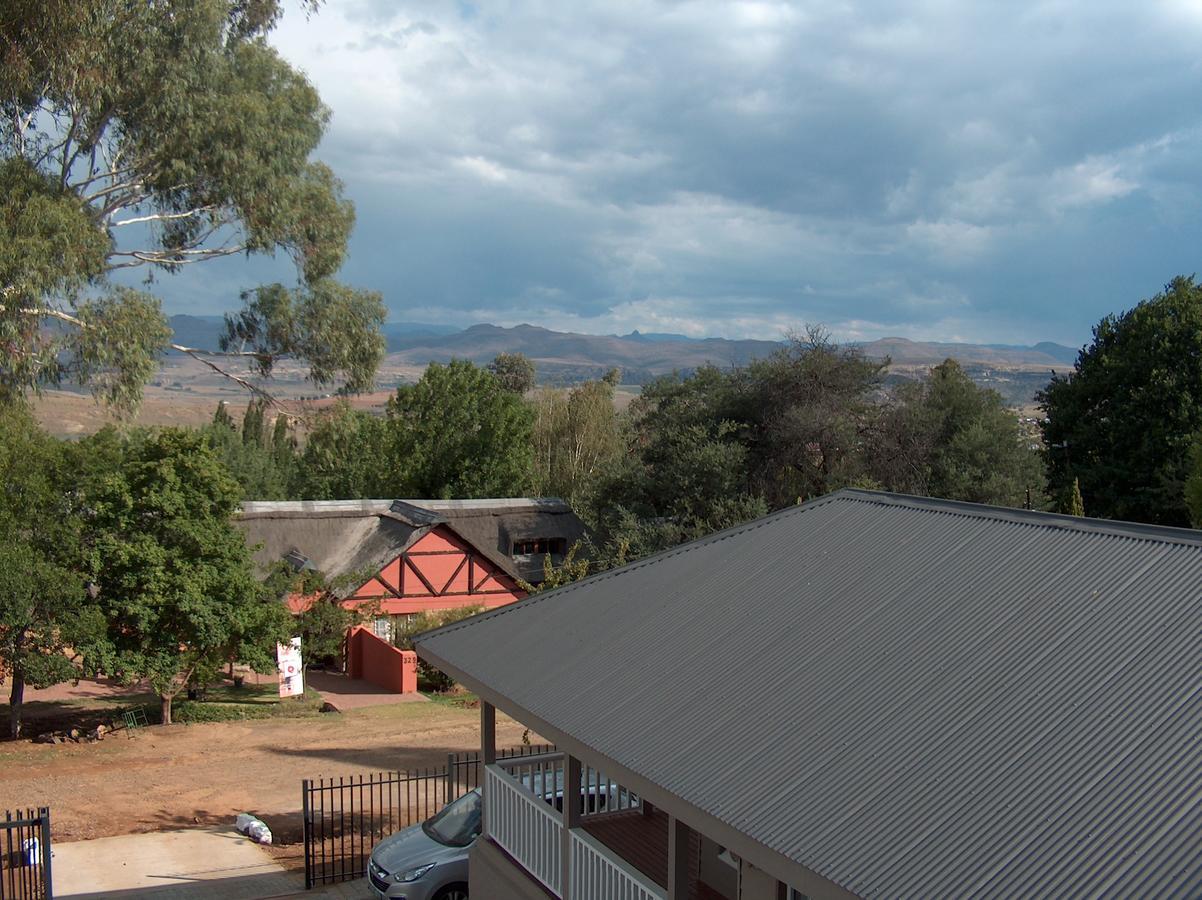 The Courtyard Guest House Clarens Eksteriør billede